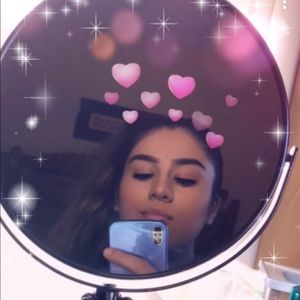 Meet your Posher, Leah